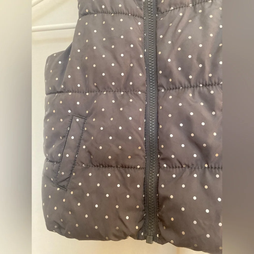 Old Navy Kids Gray/White Polka Dot Puffer Vest Size 2T